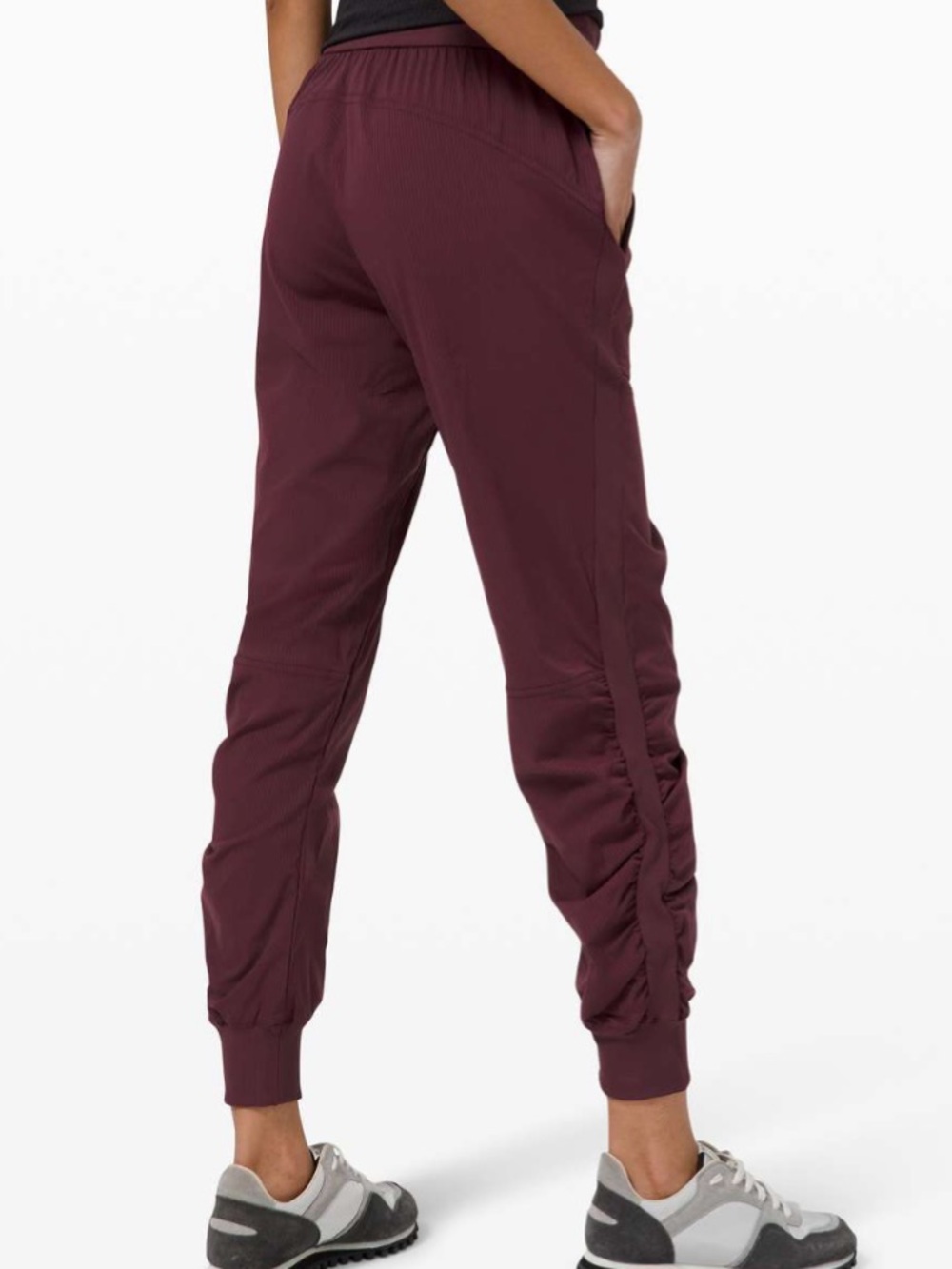 🍋Lululemon Beyond the Dance Studio Size 10 Joggers Cassis